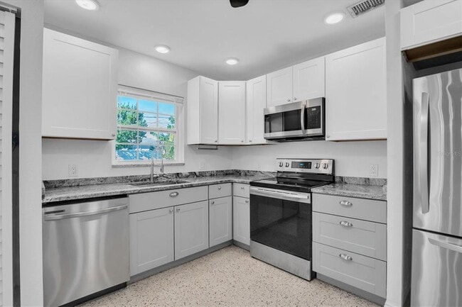 Building Photo - 765 56th Ave S