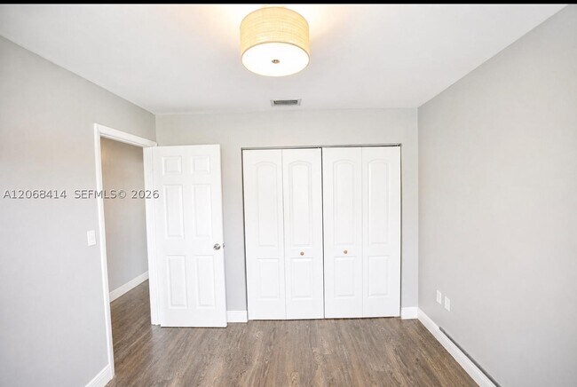 Building Photo - 11840 SW 99th St