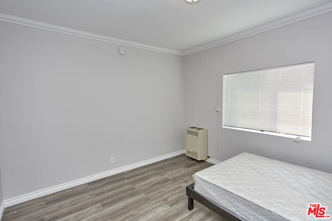 Building Photo - 2422 Venice Blvd.