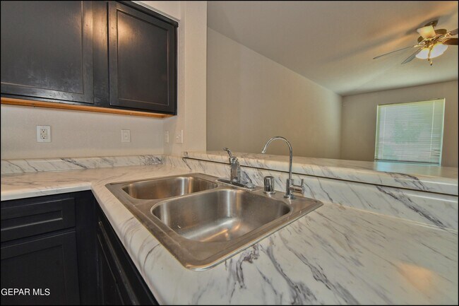 Building Photo - 952 Orangetip Dr