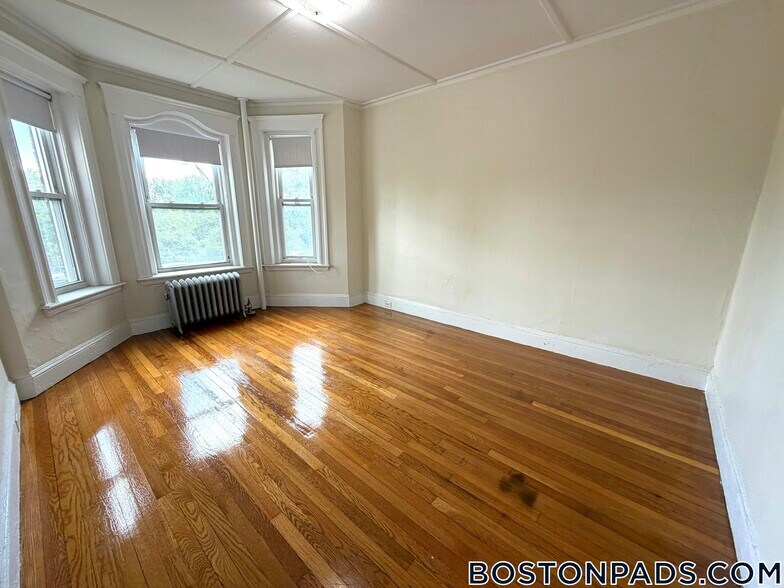 Building Photo - 1175 Boylston St
