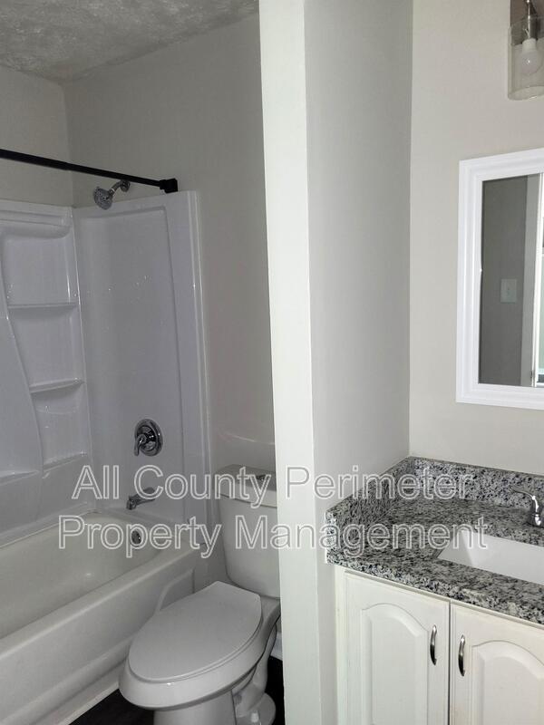 Building Photo - 1867 Myrtle Dr SW