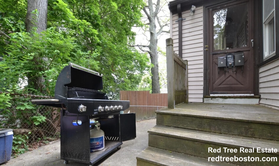 Building Photo - 27 S Crescent Circuit