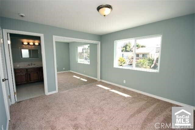 Building Photo - 34075 Silver Lantern St