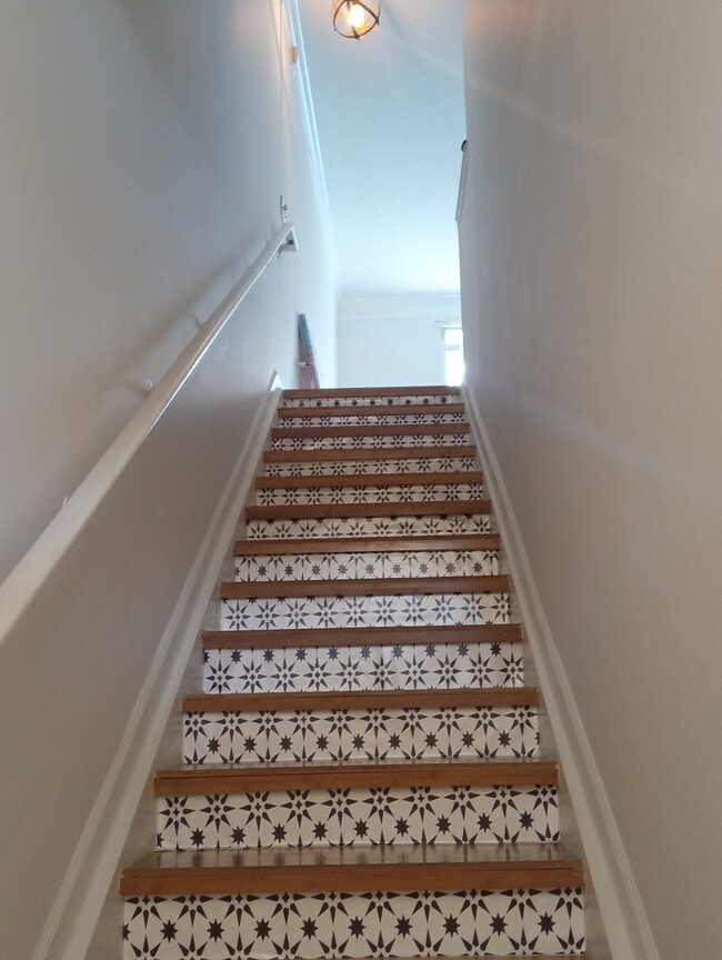 Building Photo - 2018 Alta Meadows Ln