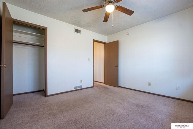 Building Photo - 8252 S 48th St