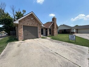 Building Photo - 6714 Old Stone Dr