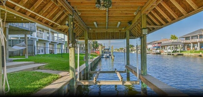 Building Photo - 812 Marlin St