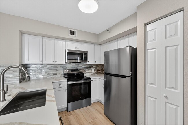 Building Photo - 167 Yacht Club Way