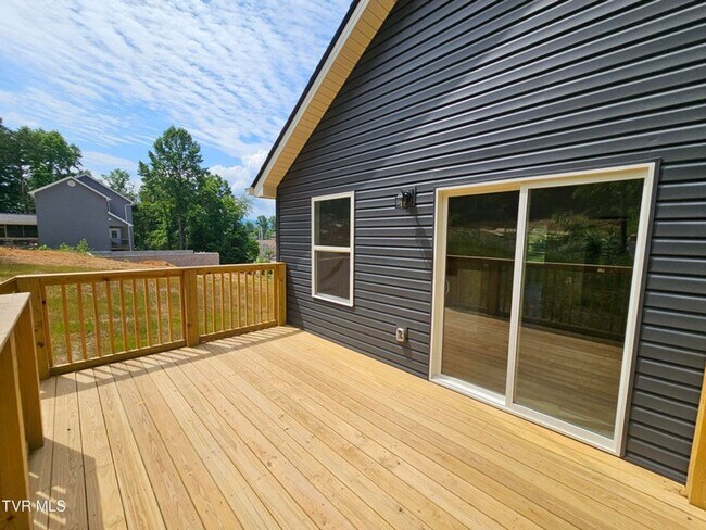 Building Photo - 1412 Indian Ridge Rd