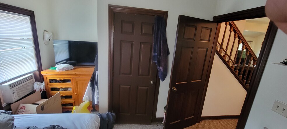 Building Photo - 925 Water St