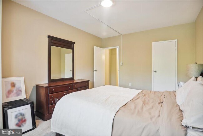 Building Photo - 10500 ROCKVILLE PIK