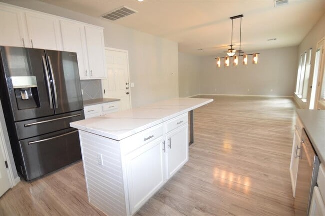 Building Photo - 916 Brighton Pl