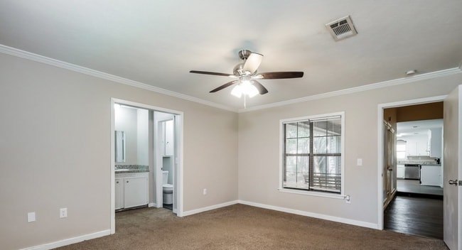 Building Photo - 17 Rotan Ct