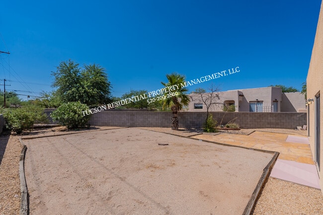 Building Photo - 7693 E Placita Luna Preciosa