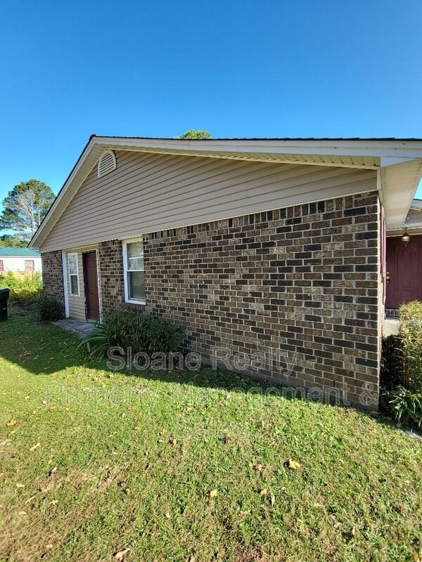 Building Photo - 212 Miami St