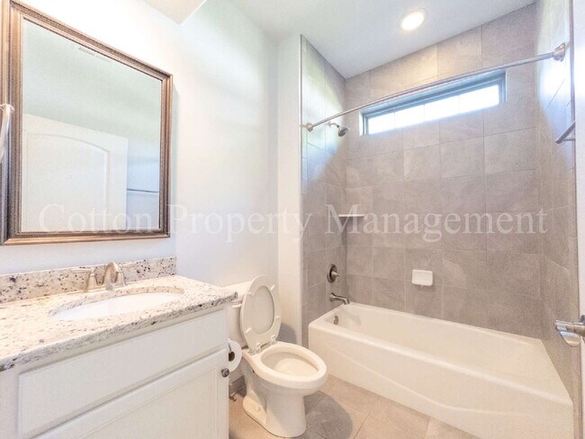 Building Photo - 633 Jenoa Dr
