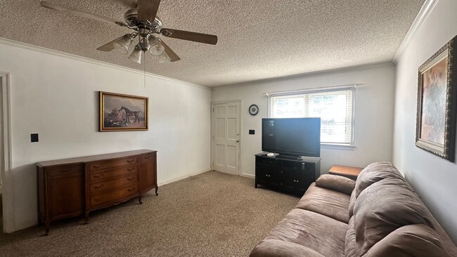 Building Photo - RENTAL HOME 2BD/1BTH