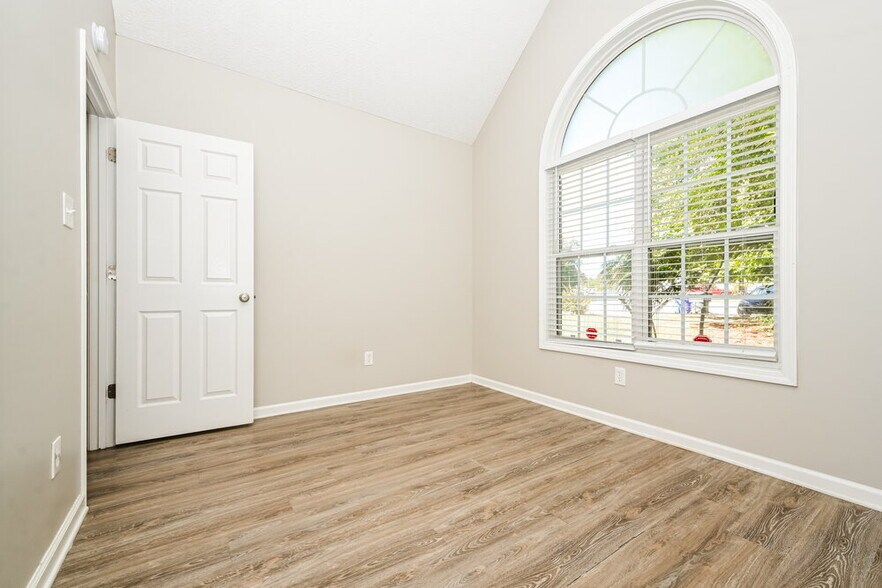 Building Photo - 195 Pecan Ridge Dr