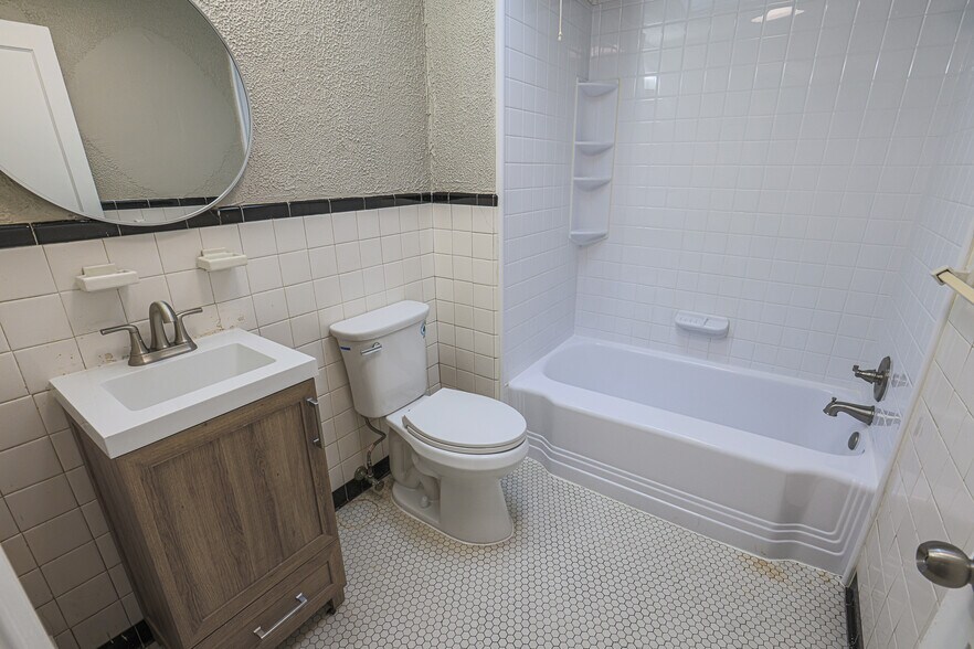 Building Photo - 130 Reedbird Ave