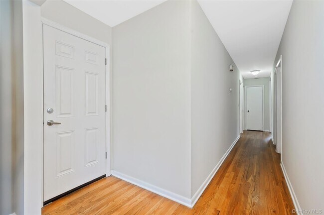 Building Photo - 425 First Avenue Unit