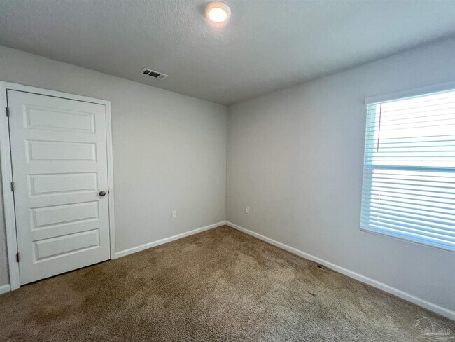 Building Photo - 5257 Peach Dr