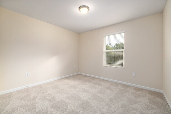Building Photo - 3 Bedrooms, 2.5 Bathrooms, and 2083 sqft. comfortable and versatile Osprey plan in Raleigh 540 We...