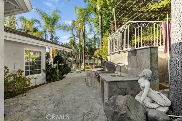 Building Photo - 3814 Alonzo Ave