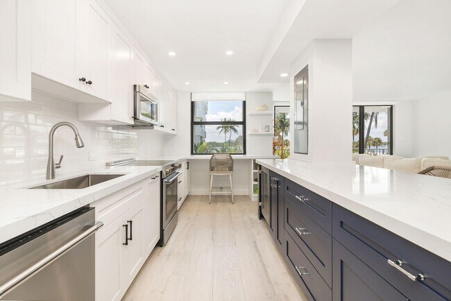 Building Photo - 2860 S Ocean Blvd