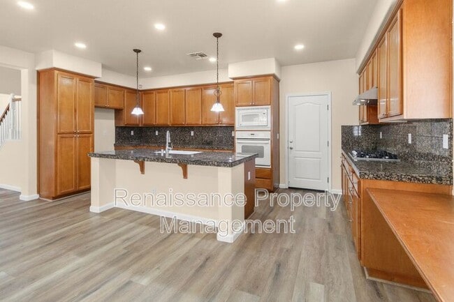 Building Photo - 785 Ellerbrook St