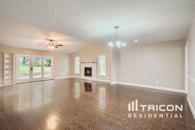 Building Photo - 455 Huntington Dr
