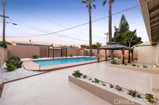 Building Photo - 7009 Hatillo Ave