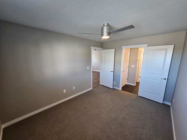 Building Photo - 1 Bed 1 Bath in Classics Greenway in 80922!