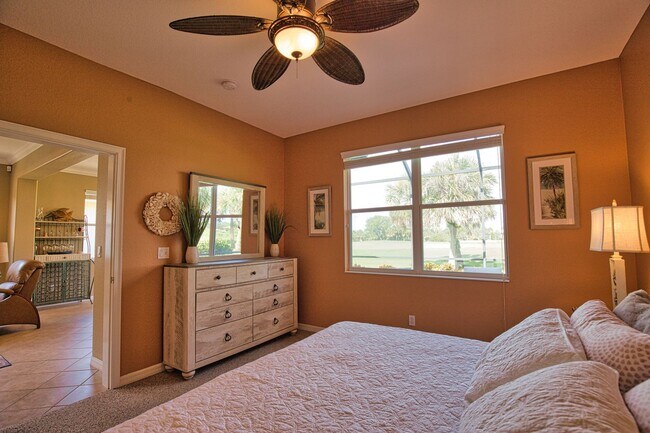 Building Photo - Seasonal Short-Term 2 Bed 2 Bath Single Family Home located in Venetian Golf and River Club!