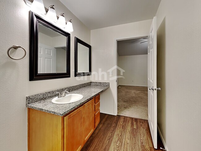 Building Photo - 20515 85th Ave Ct E
