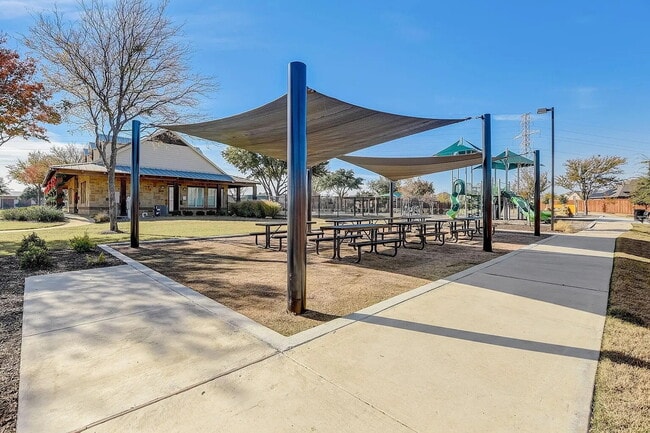 Building Photo - Love Where You Live Starts Right Here!