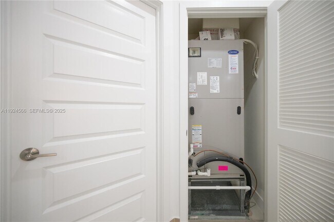 Building Photo - 8842 NW 161st Terrace