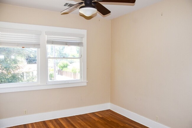 Building Photo - ~ Old Towne Orange Living 2 Story  5 Bedrooms 2 Bath