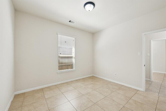 Building Photo - 28623 Hunters Shore Dr
