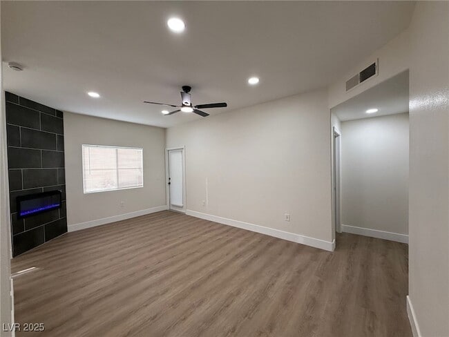 Building Photo - 2117 Echo Bay