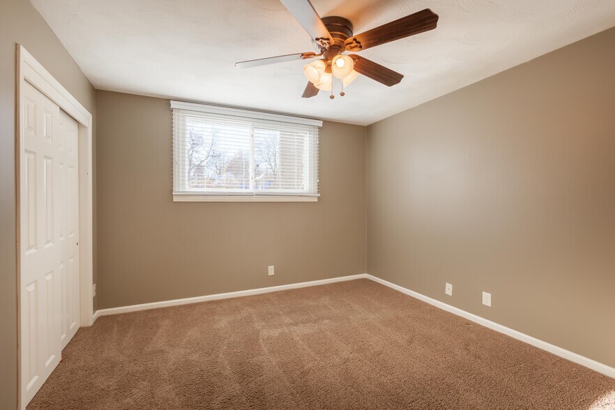 Large bedroom - 316 N 35th St