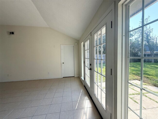Building Photo - 9838 Golden Eagle St