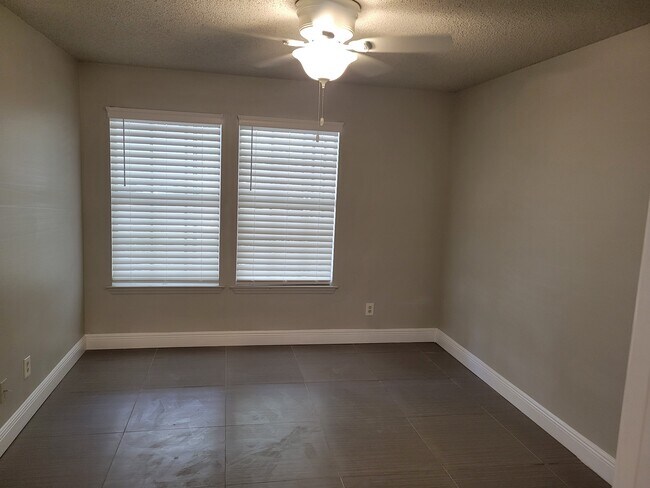 Building Photo - 6130 Westgate Dr