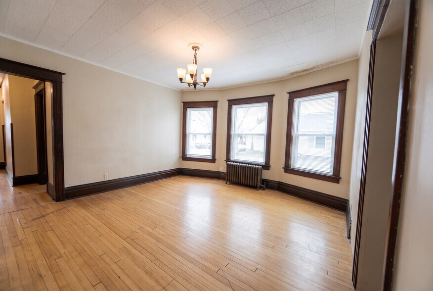 Building Photo - 122 N Franklin St