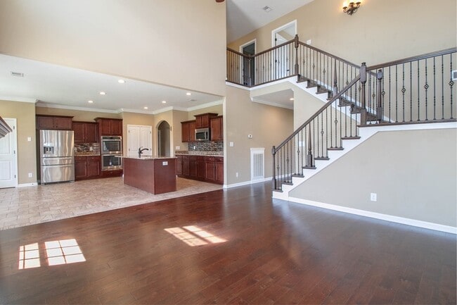 Building Photo - 105 Raider Dr