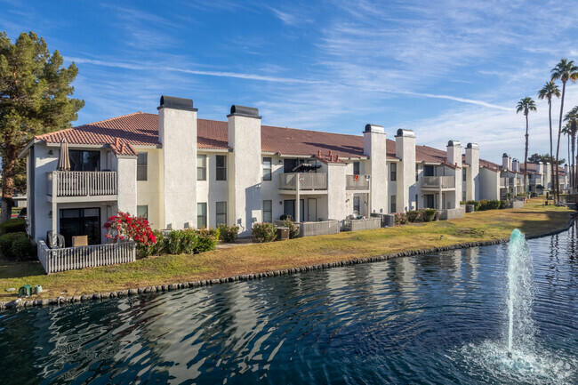 Primary Photo - Palm Lake Village