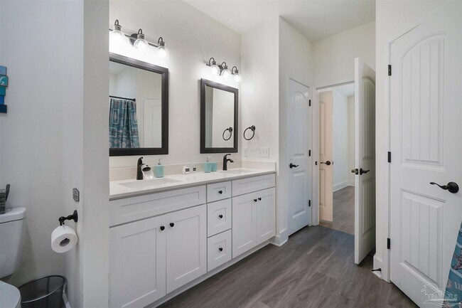 Building Photo - 5214 Arrowhead Rd