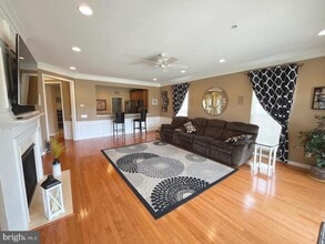 Building Photo - 615 Prizer Ct