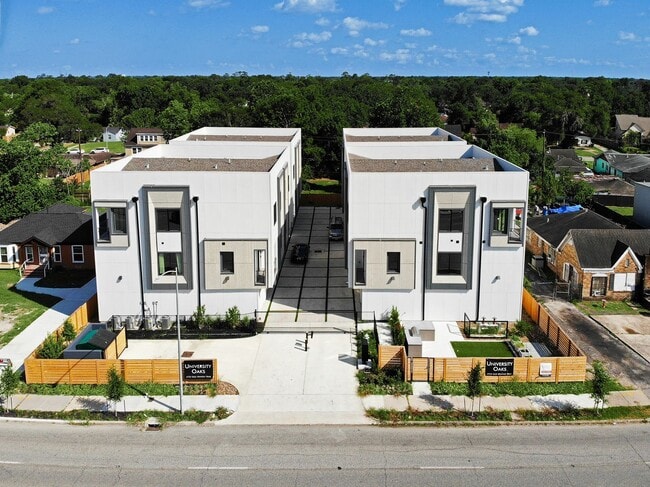 Primary Photo - University Oaks – Modern Luxury Living in the Heart of Houston