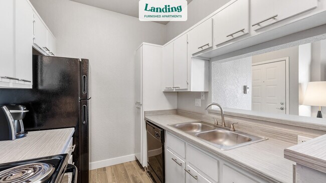 Building Photo - 250 S Elizabeth Way